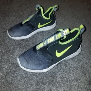 Nike Boys Flex Runner Athletic Running Shoes 13C.